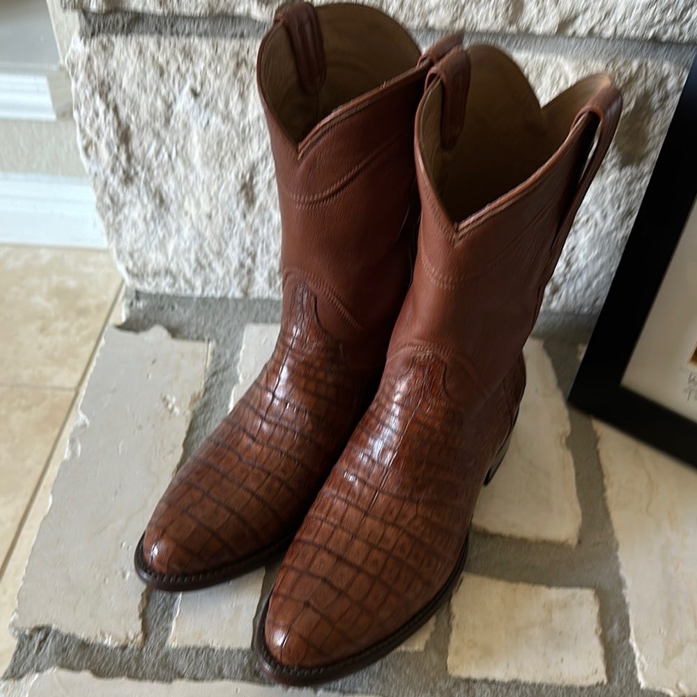 Men's Rust/Brown Caiman Leather Cowboy Boots. Retails for 745.00Tecovas.com.